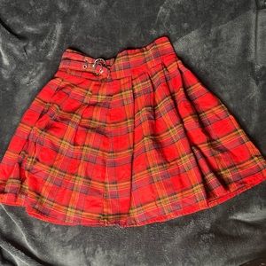 Small, red and plaid skirt from Romwe with buckles